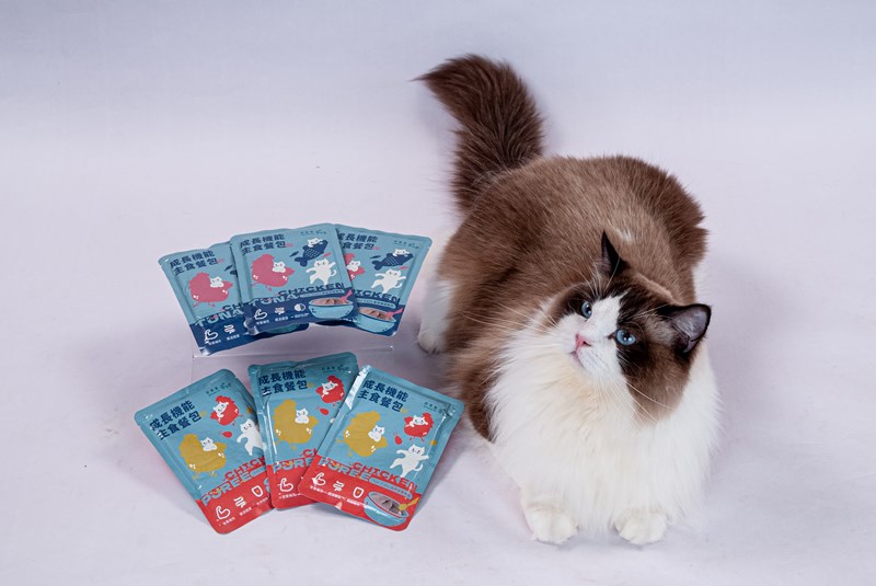 女人知己試用大隊,口碑行銷,部落客行銷,自然食 成長機能主食餐包,自然食,成長機能狗狗主食餐包,成長機能貓咪主食餐包,滿足毛孩最單純的幸福,人食等級食材,開封即食,綿密的肉泥狀質地,好吸收,無膠類,無色素,無防腐劑的添,維持腸道健康,添加DHA/靈芝多醣體,使用高優質蛋白,適口性佳,狗狗口味,犬用營養火雞,犬用嫩雞牛肉,貓咪口味,貓用營養嫩雞,貓用嫩雞鮪魚